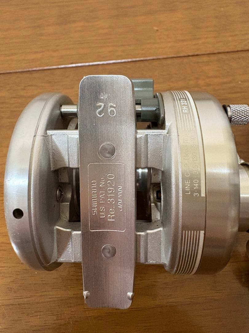 SHIMANO カルカッタ100シルバー