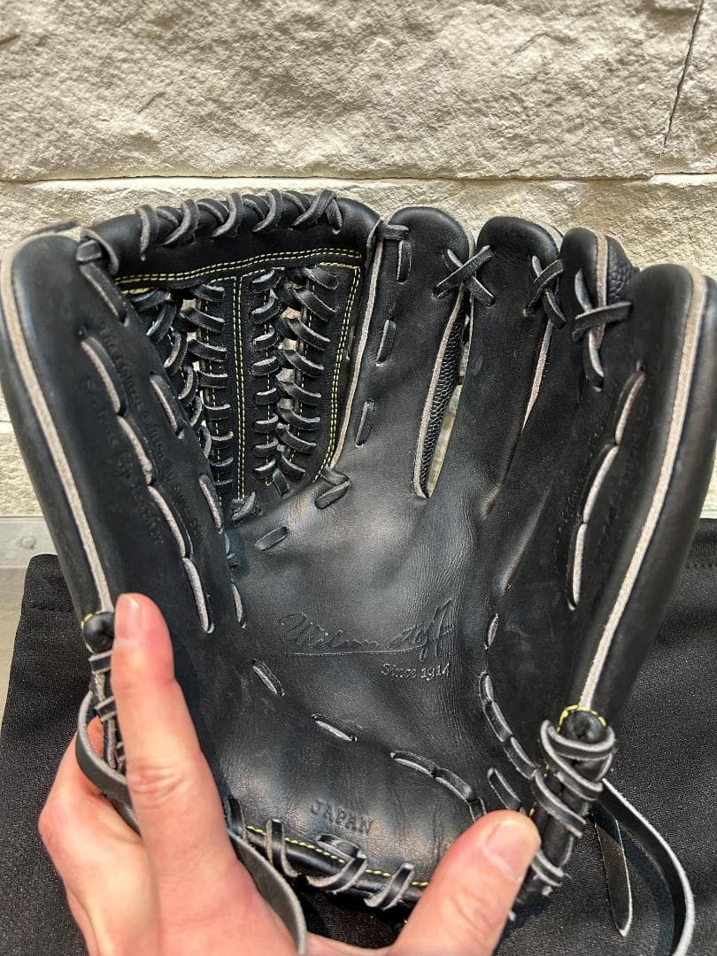 Wilson staff ウィルソン 硬式用 右用 投手用 グローブ 中古品