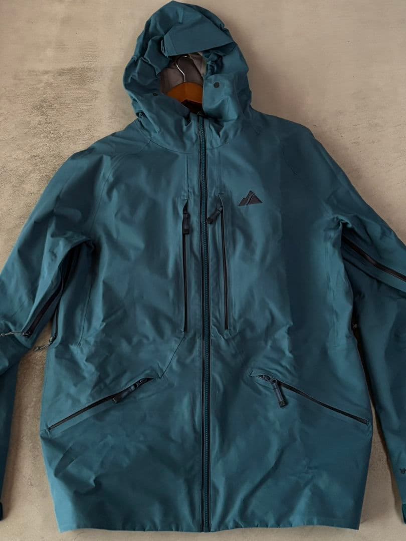 スノーウェア Strafe Nomad jacket & bib pants