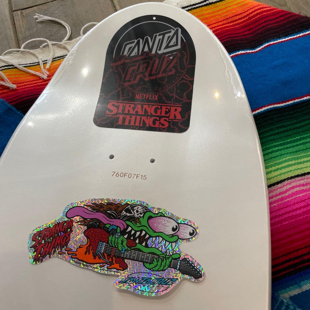 Santa Cruz Stranger Thingsスケボーデッキ10.1インチ