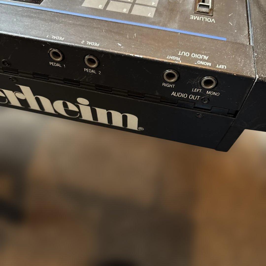 Oberheim Matrix-6 シンセサイザー