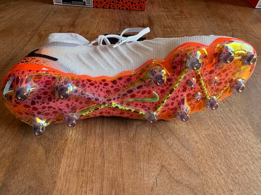 新品 NIKE ファントムルナ2 ELITE AG-PRO 23.5cm