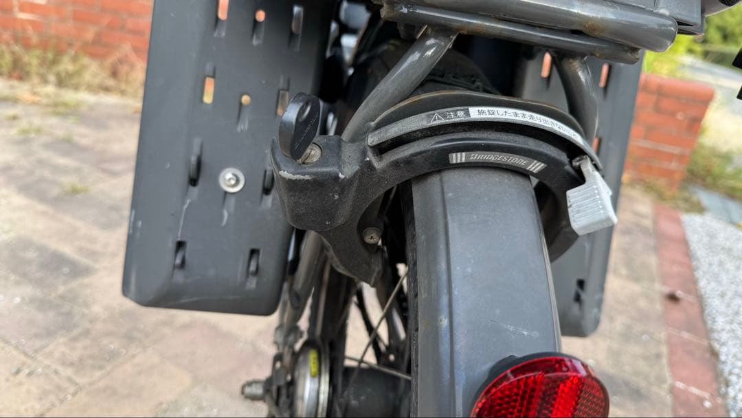 電動アシスト自転車 チャイルドシート付き 黒　ブリヂストン　ビッケ