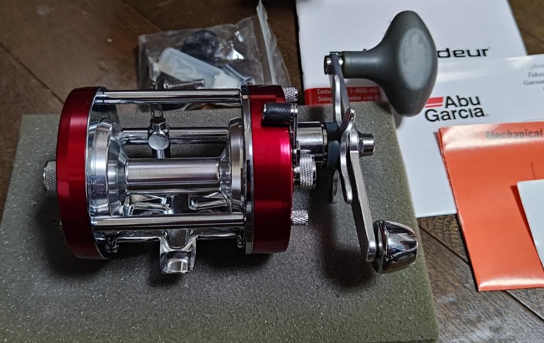 新品未使用☆アブ アンバサダー7000i　レッド☆Abu Ambassadeur