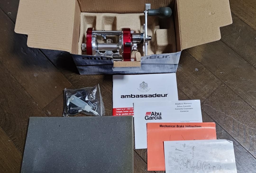 新品未使用☆アブ アンバサダー7000i　レッド☆Abu Ambassadeur