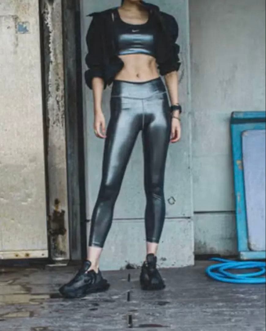 廃盤 タイツブラセット NIKE Mサイズ メタリックシルバー