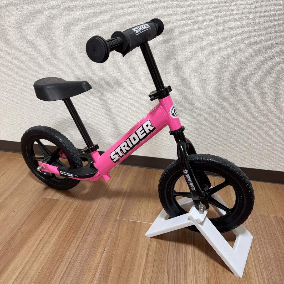 使用2回 ストライダー スポーツ 12インチ ピンク スタンド付 STRIDER