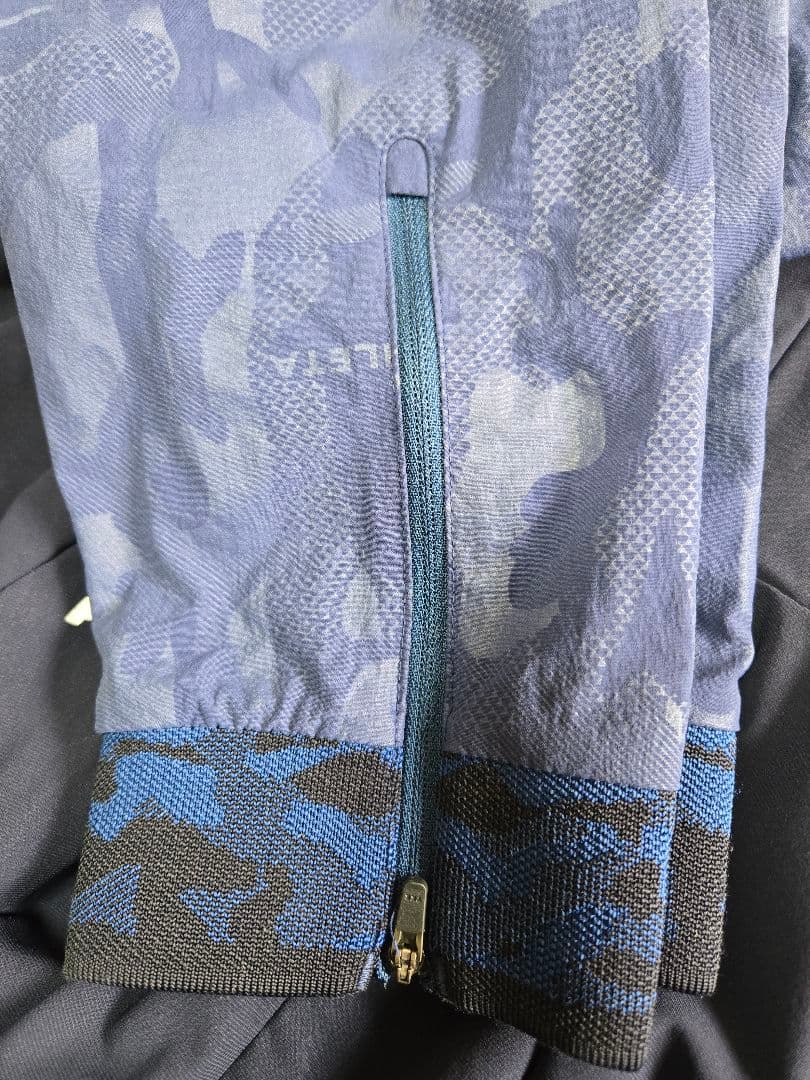 美品ATHLETA　O-rei オーヘイ限定モデル迷彩柄ウィンドブレーカー上下