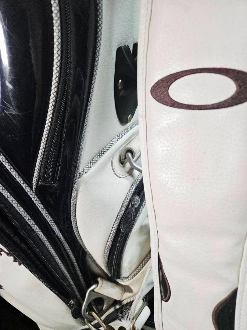 ライズ送料無料/美品Oakley ゴルフキャディバッグ ホワイト・ブラック