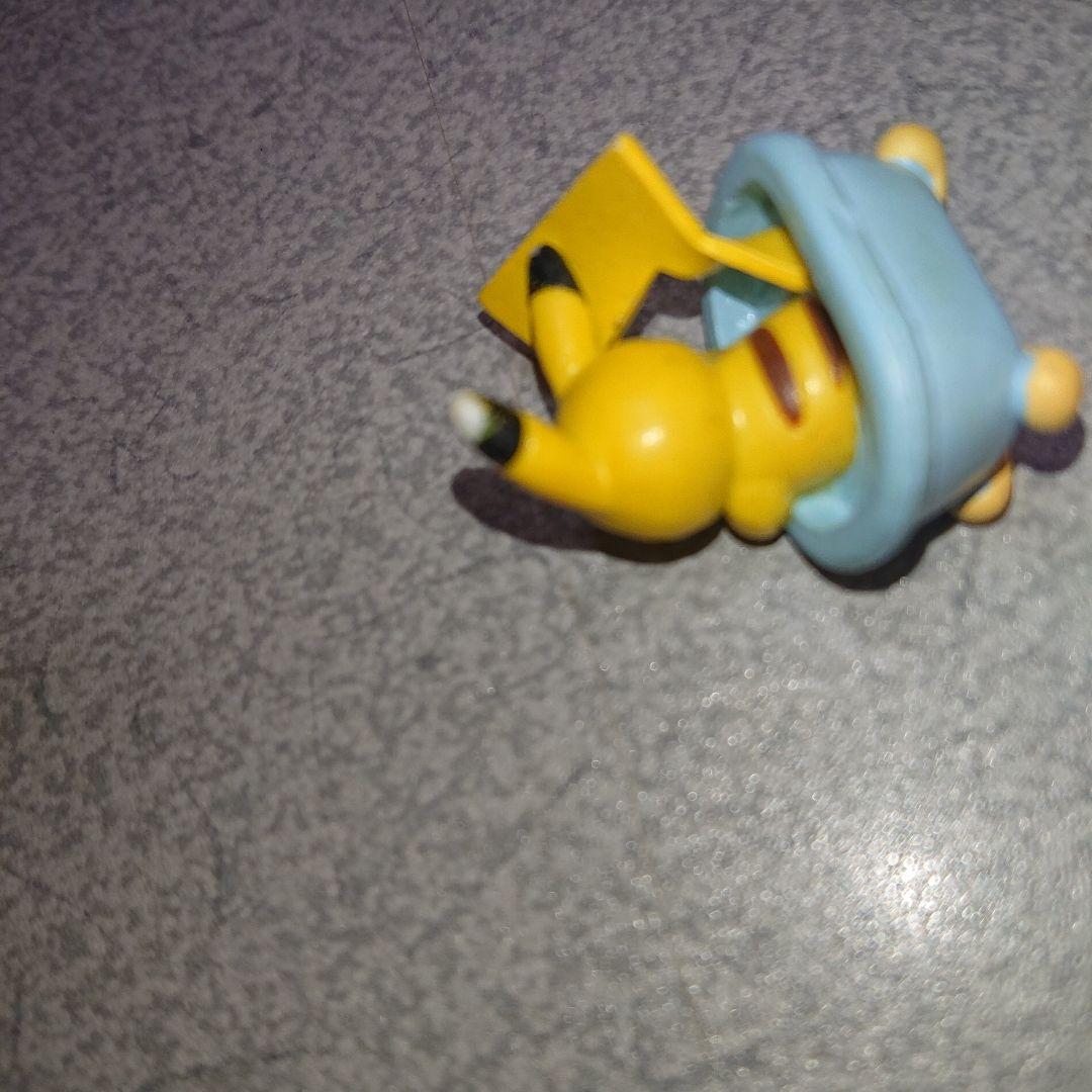 ポケットモンスター バスボール びっくらたまご ミニフィギュア ピカチュウ