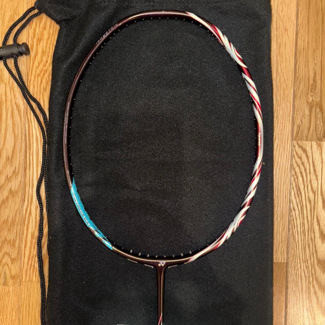 ヨネックスアストロックス100zz 4UG5クレナイ新品