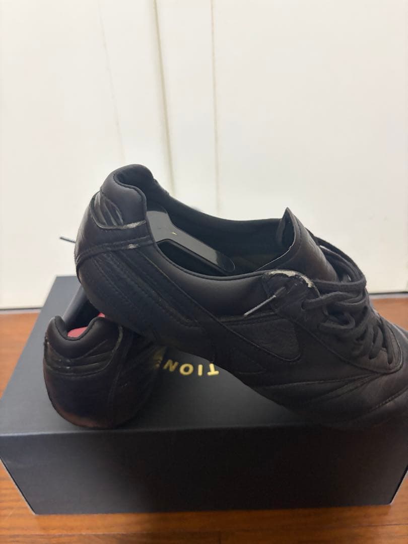 Mizuno REBUILD ブラックサッカーシューズ