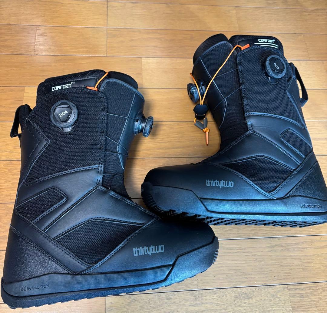 thirty two STW DOUBLE BOA ブラックスノーボードブーツ