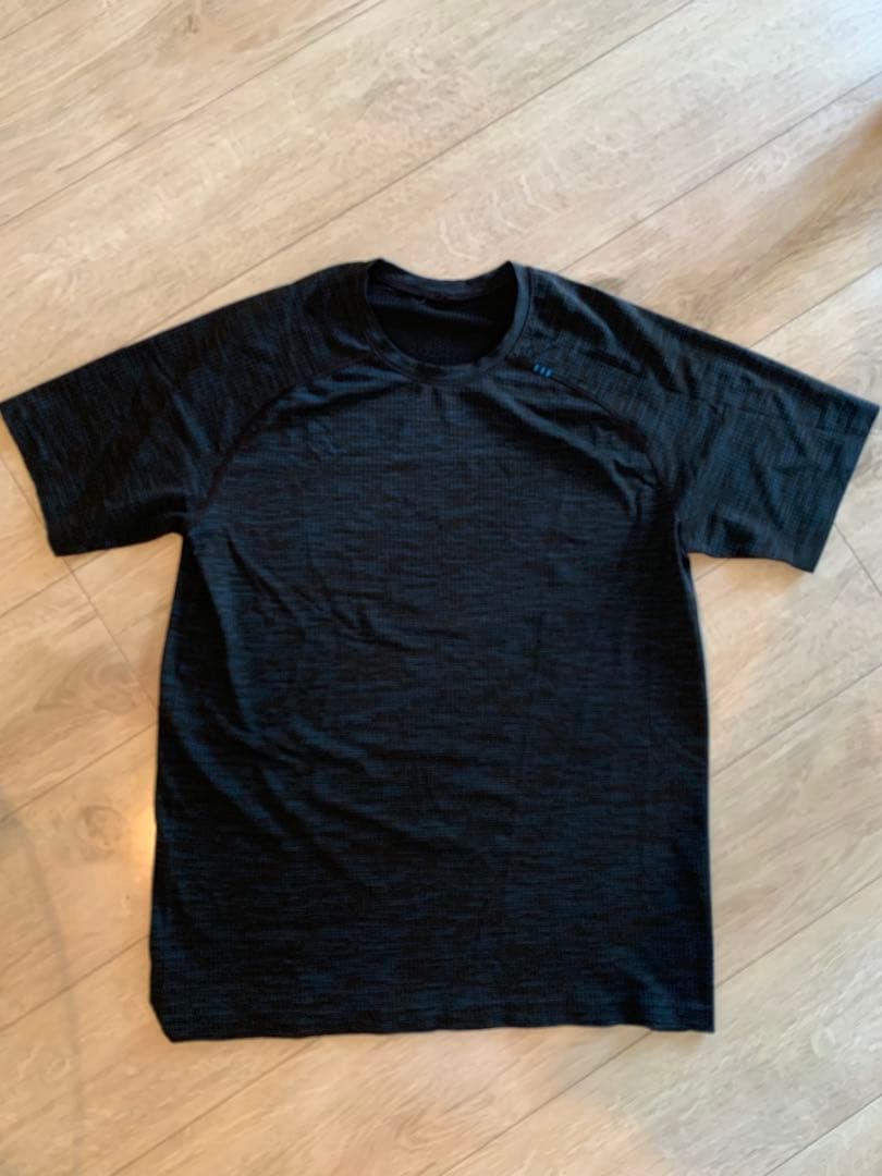 ルルレモン　lululemon ブラック・ブルー混合　ラウンドネック Tシャツ