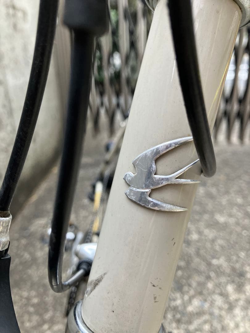 ARAYAツバメ自転車ライトベージュ色 シティサイクル 空気入れ(配送別)