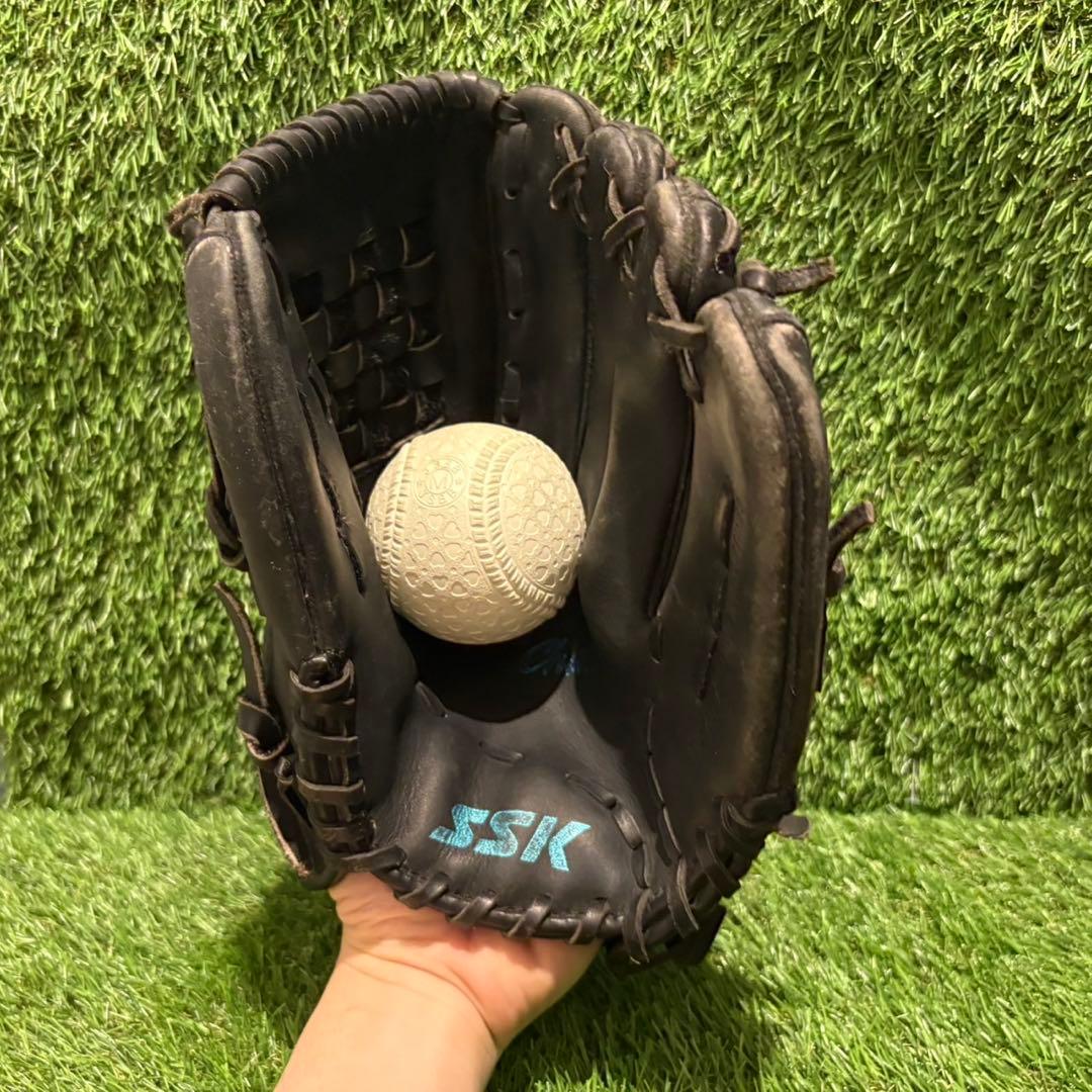 新品未使用　野球グラブ　グローブ　一般軟式大人用　内野手用　SSKリーグチャンプ