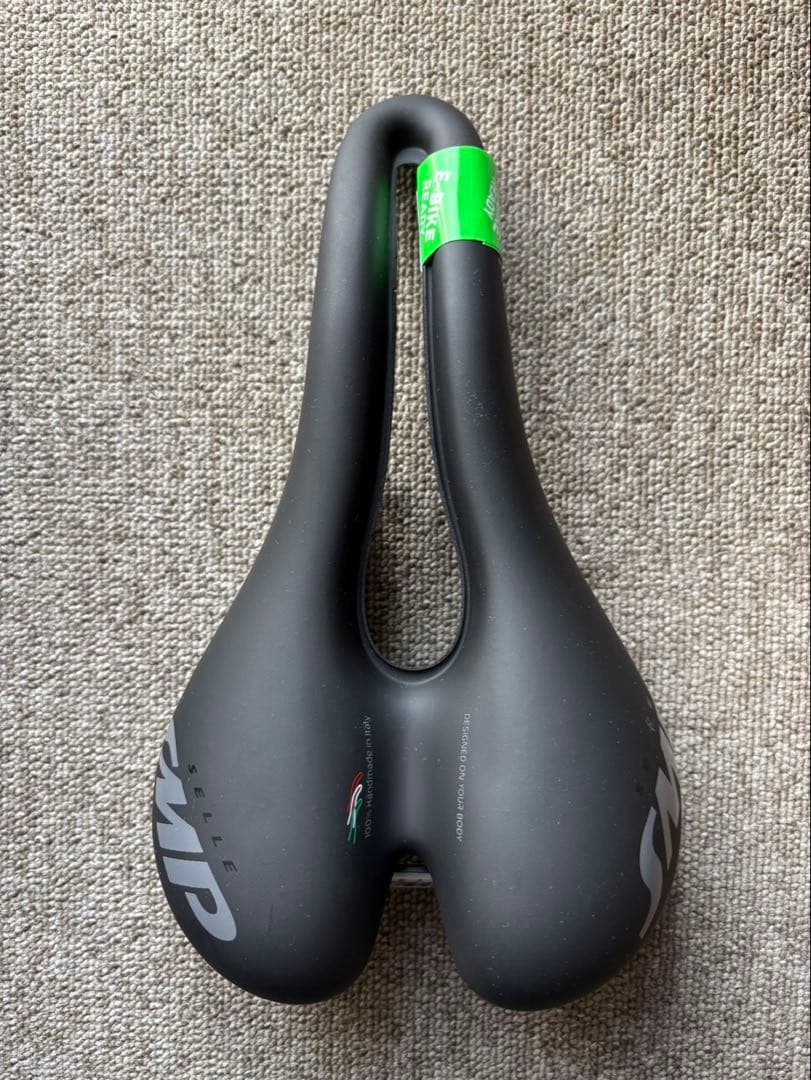 （未使用）SELLE SMP サドル TRK MEDIUM BLACK MATT