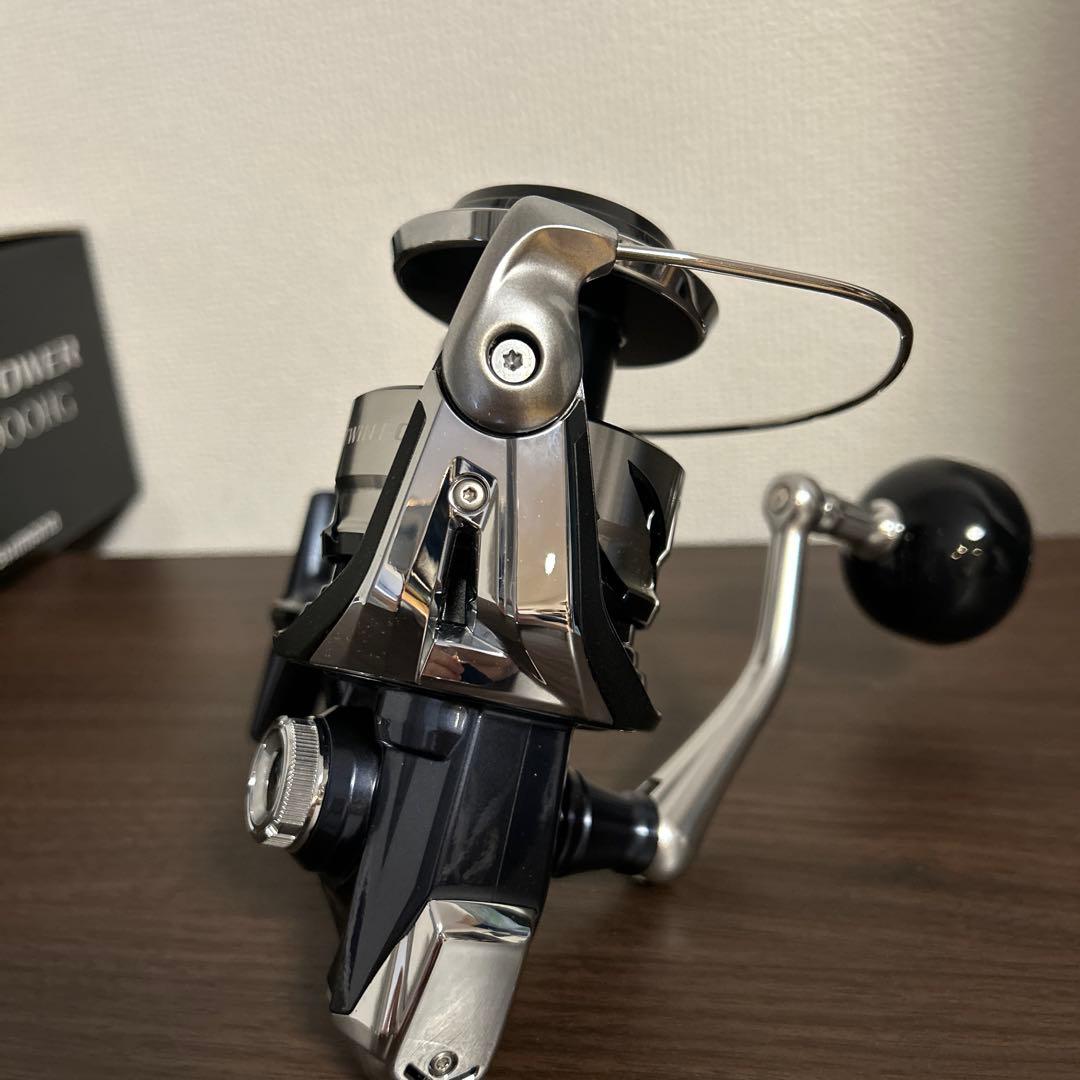 美品 21TWINPOWER SW 8000HG スピニングリール　ツインパワー