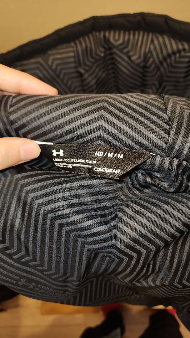 美品　Under Armour ベンチコート　アンダーアーマー　防寒着　サッカー