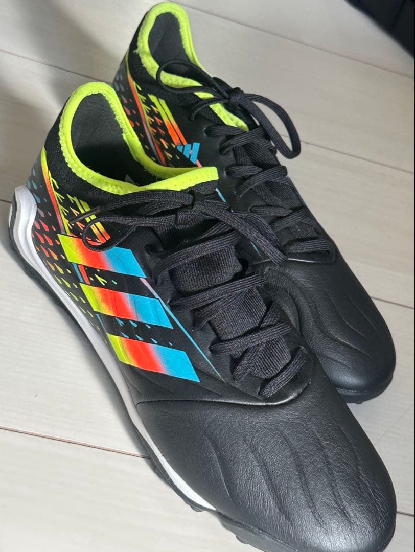 adidas アディダスサッカーシューズ ブラック/ネオンイエロー２４.５新品