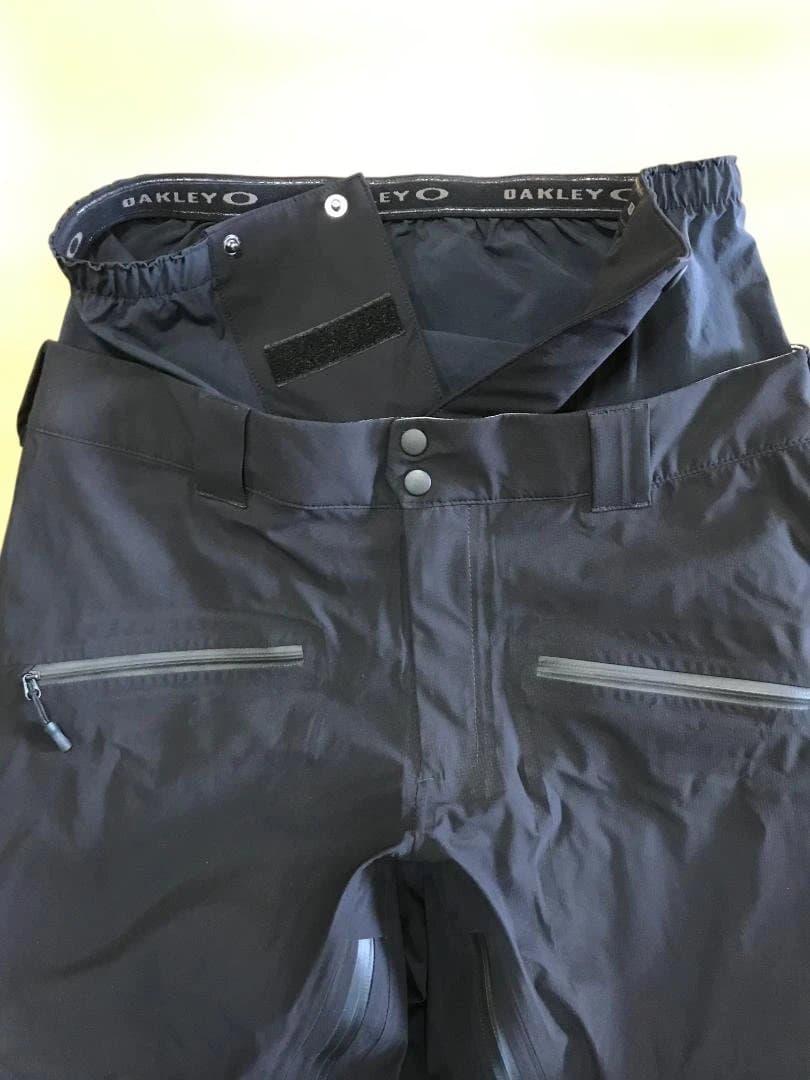 春スキー!オークリー３レイヤー　ストレッチパンツ　ブラック　Mサイズ美品