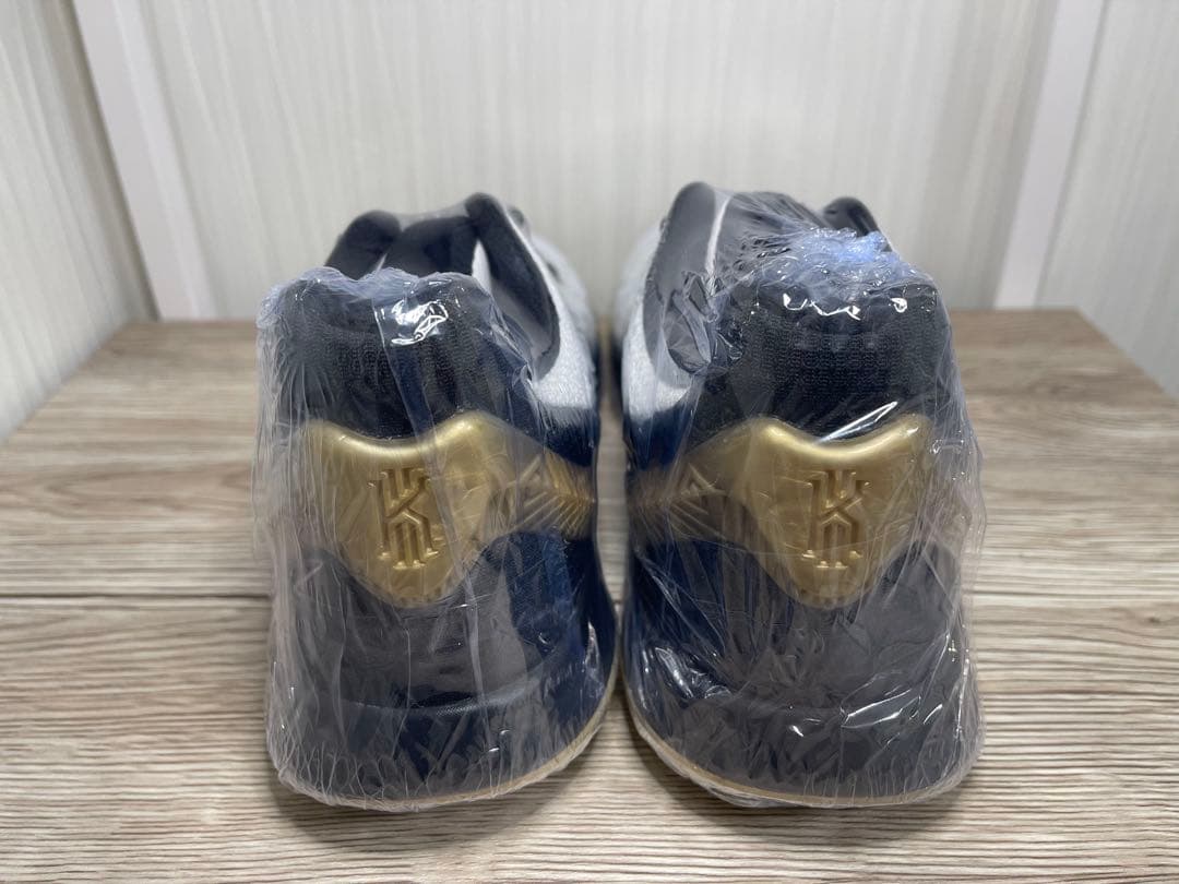 Nike Kyrie 7 ホワイト/ブラック/ゴールド