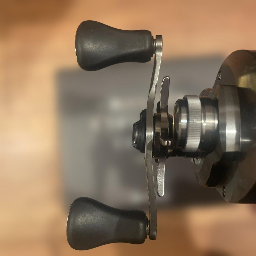 美中古 SHIMANO シマノ 23 カルカッタコンクエスト BFS HG 左
