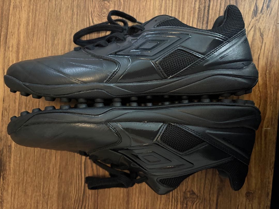 umbro トレーニングシューズ フットサルシューズ 27.5cm