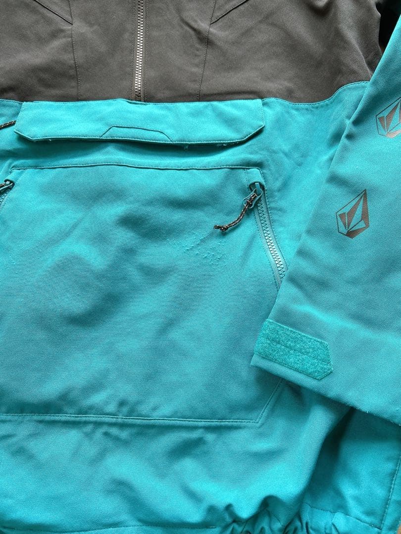 volcom スノーボードウェア　ジャケット、パンツセット
