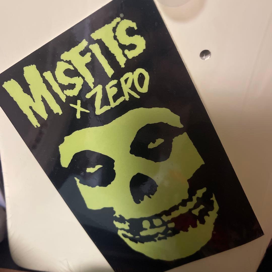 100個限定MISFITS×ZERO蓄光棺桶型スケートボード！