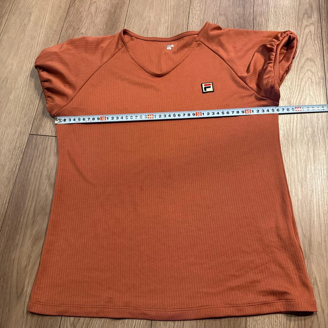 FILA XL テラコッタ色トップス ネイビースカートの2点セット