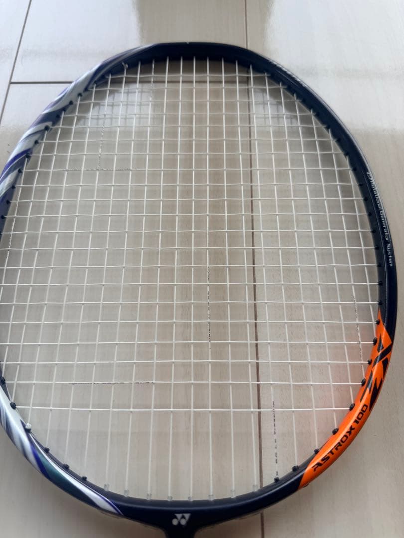 ほぼ未使用。YONEX バドミントンラケット　アストロクス100zx 3u5g
