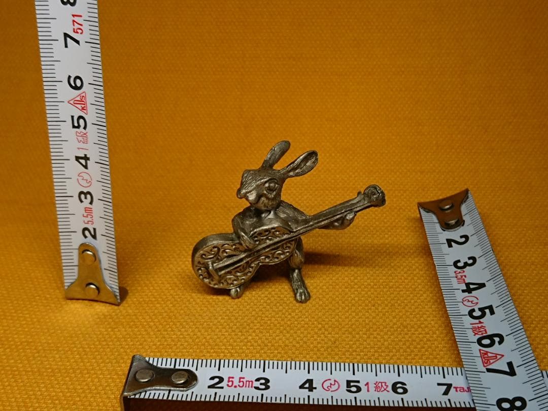 ウサギ　兎　金属　彫像　オブジェ　置物　インテリア　工芸品　美術品　A3387