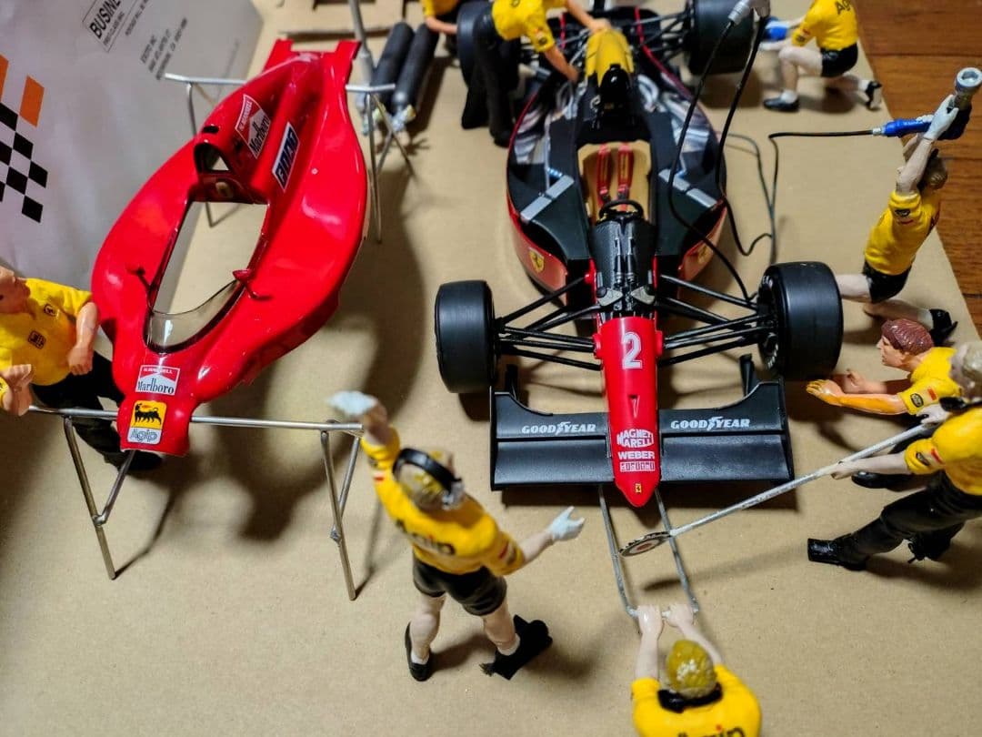 1/18　ミニカー　1/20 ピットクルー　セット
