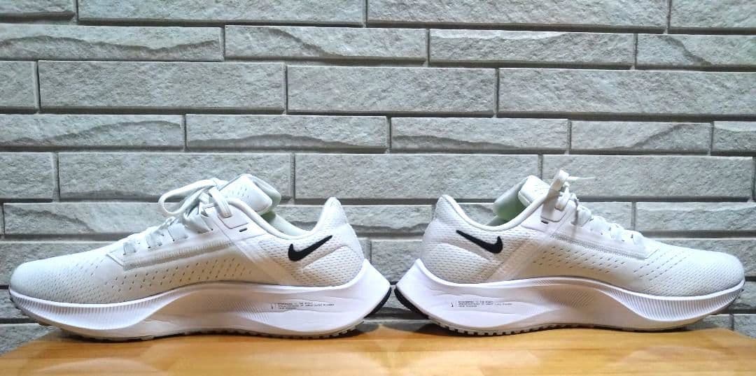ナイキエアズームペガサス 38 美品25.5cmおまけ付き!ランニングシューズ