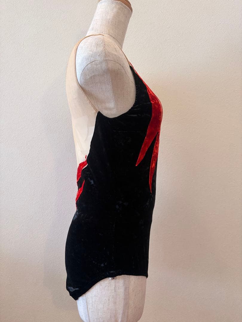 くー　赤黒切替レオタード