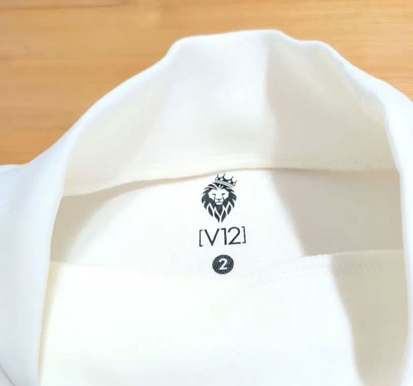 美品 V12 長袖ハイネックシャツ 白×黒 ストレッチ メンズ 2