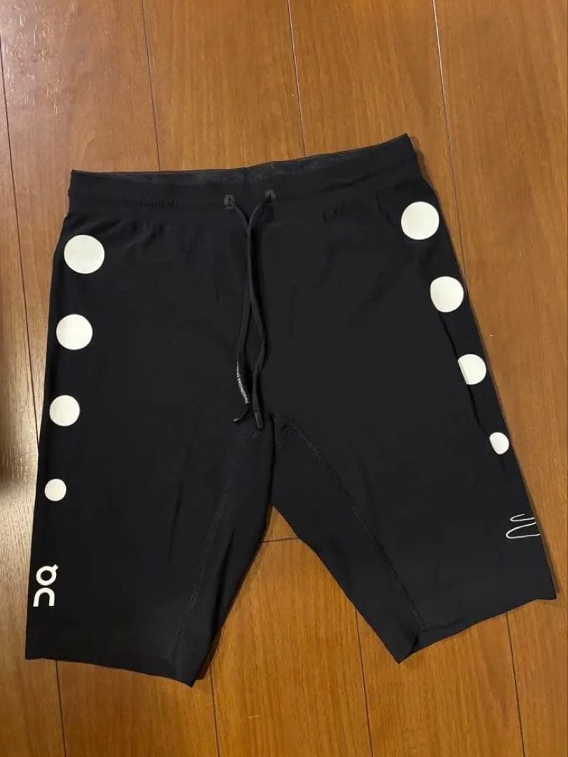 美品　希少　on ブラック ランニング　ハーフタイツ　上下セット