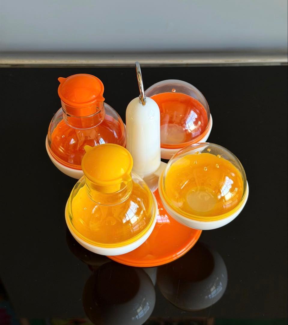 スペースエイジ　調味料入れ　回転式カスターセット　レトロポップ　プラスチック