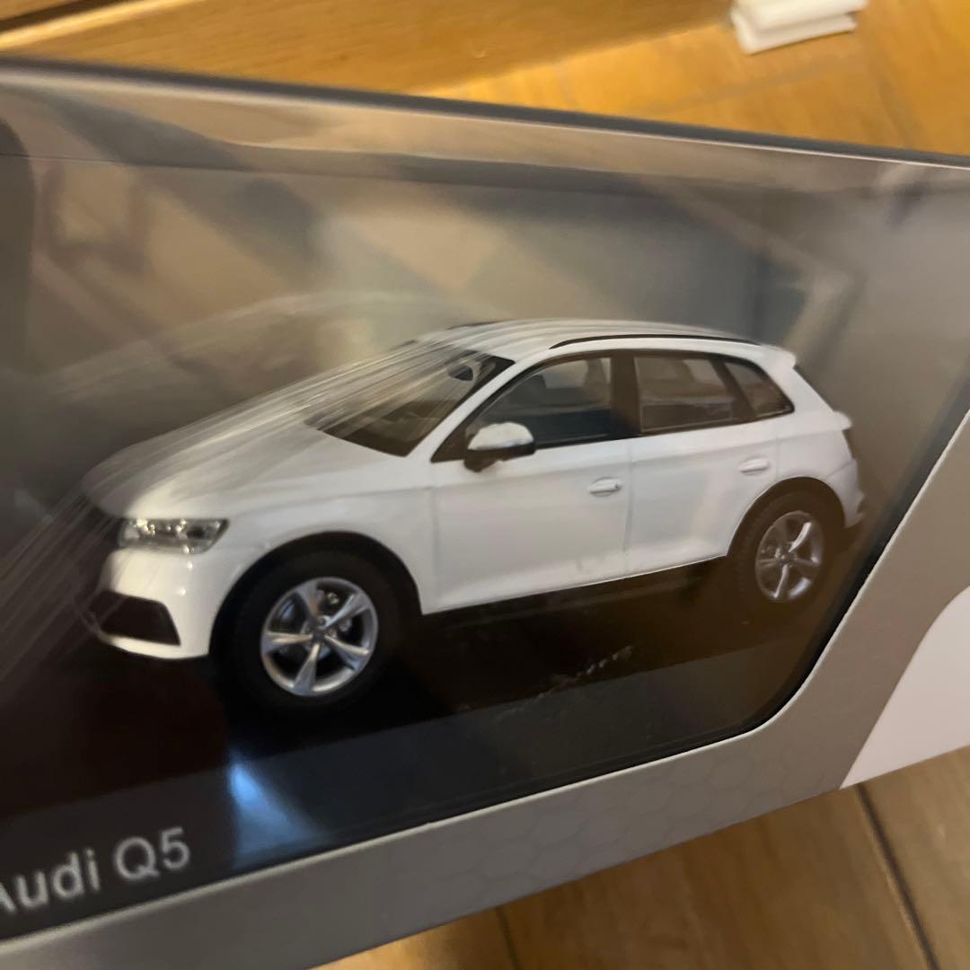 Audi Q5 ミニカー Audi collection