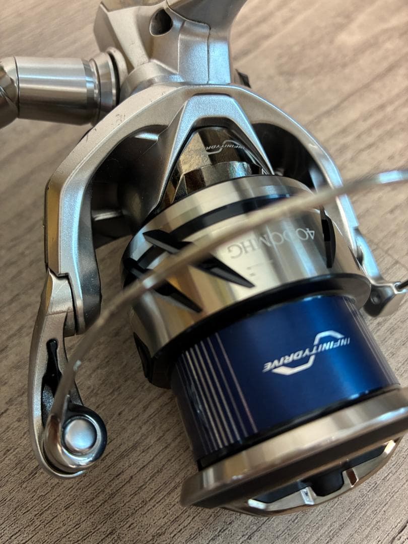 SHIMANO 23STRADIC 4000MHG スピニングリール